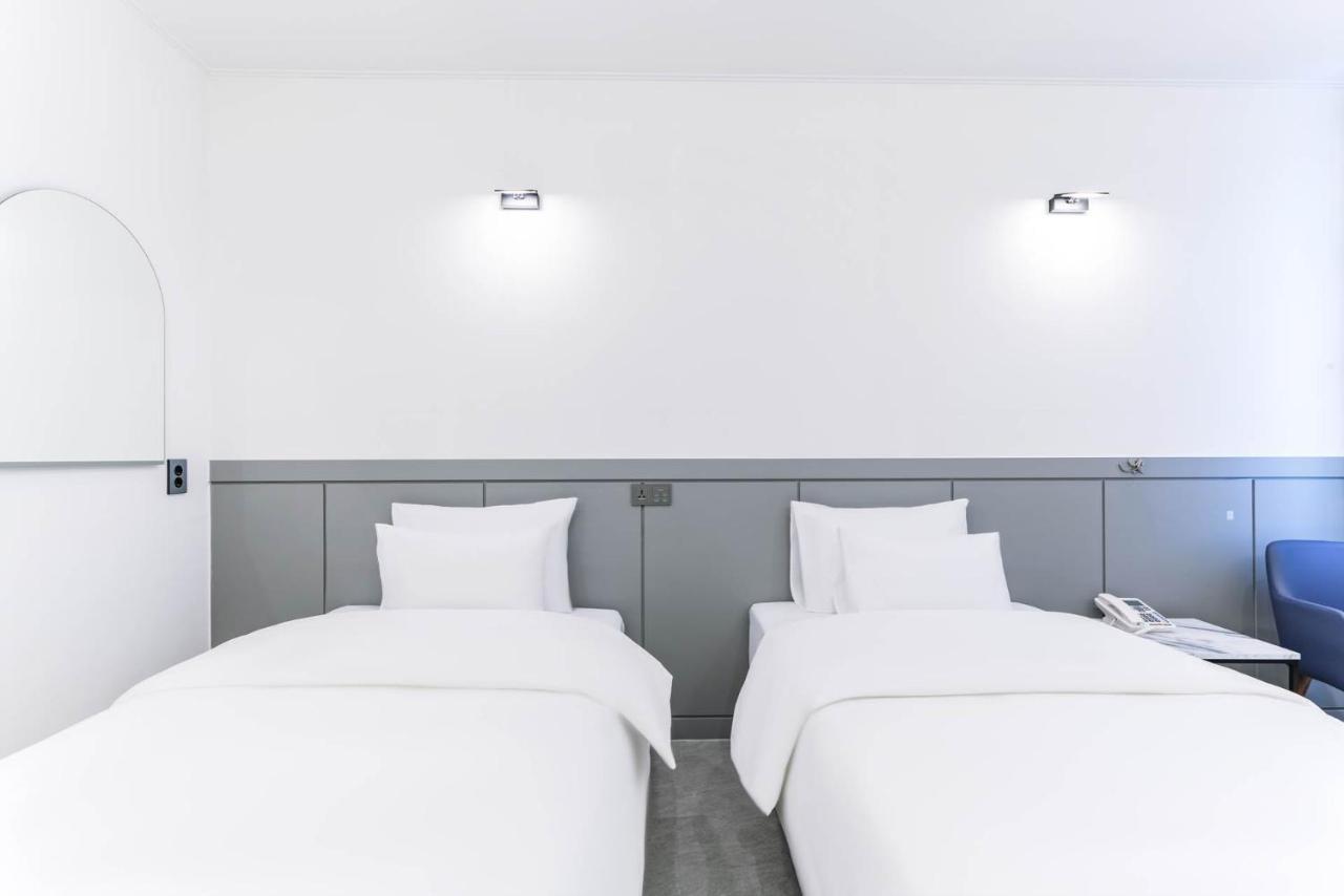 Pyeongtaek Godeok Rich Stay Hotel Εξωτερικό φωτογραφία