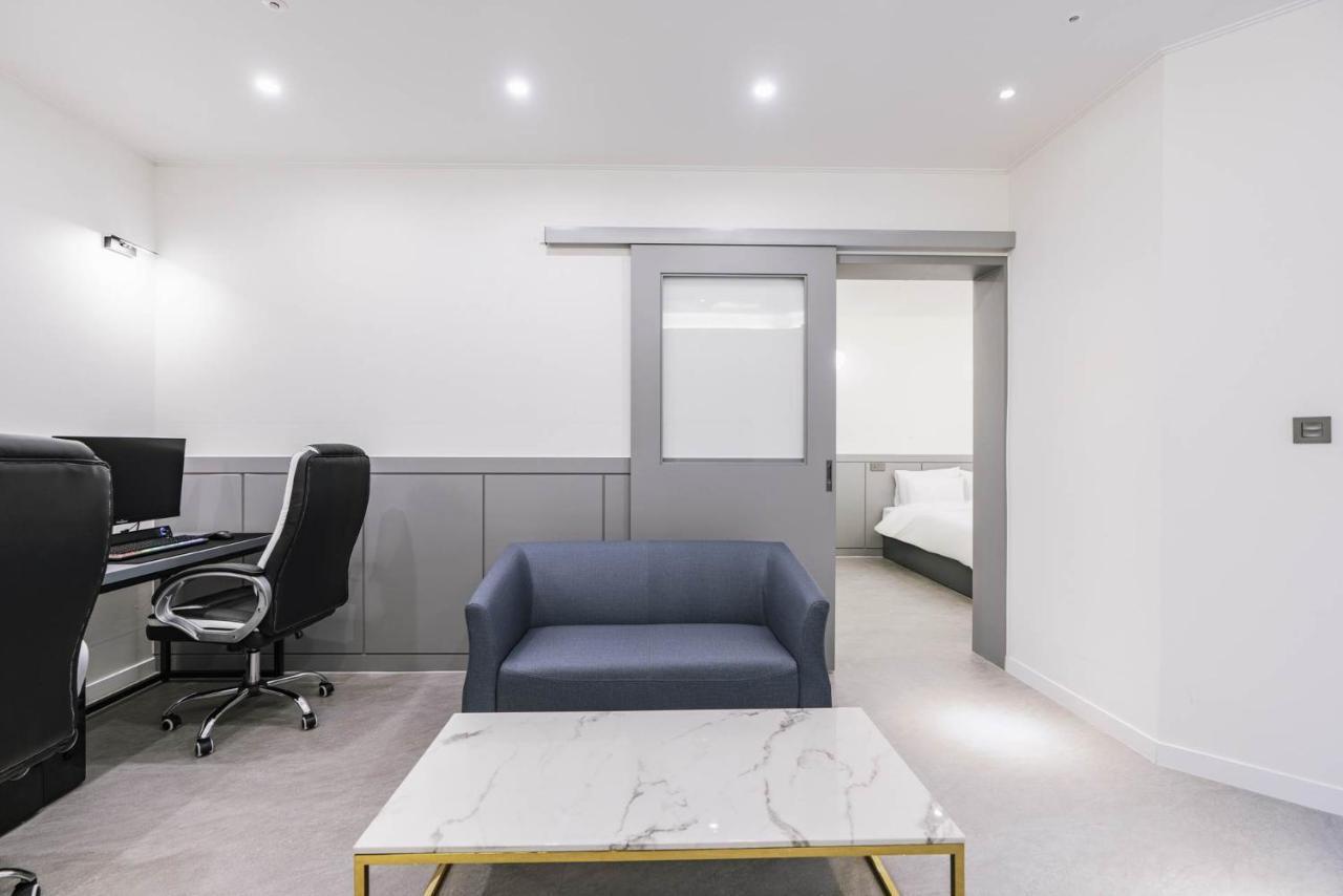 Pyeongtaek Godeok Rich Stay Hotel Εξωτερικό φωτογραφία